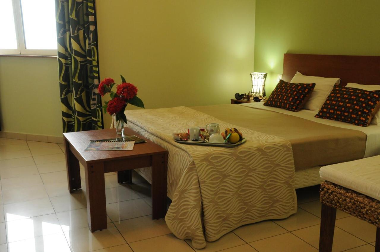 Hotel Maharajah Mamoudzou Szoba fotó